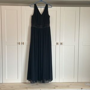 Basic formal dress, worn once!